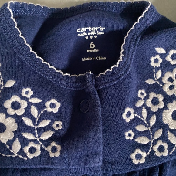 ⭐️⭐️Cute Carter’s onesie - Picture 2 of 2